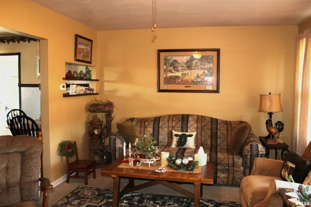 $124,000 | 2639 South Broadway, Salem, IL 62881