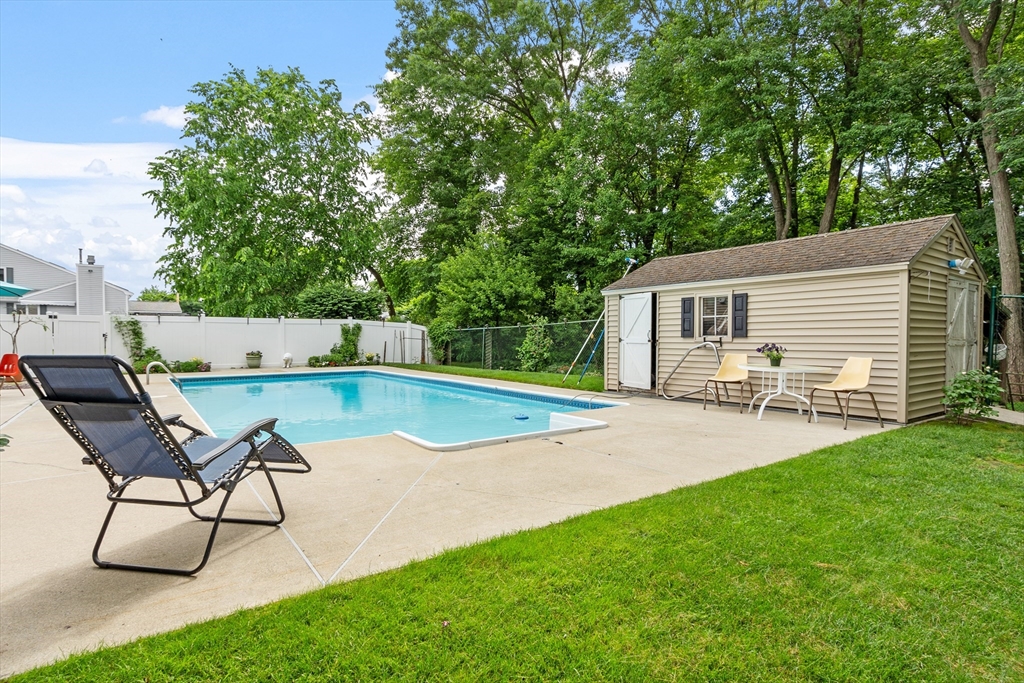 3 Deana Road Methuen, MA 01844 - Photo 4 of 40 Gallery Image 4