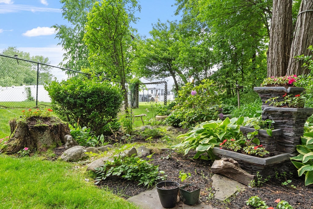 3 Deana Road Methuen, MA 01844 - Photo 8 of 40 Gallery Image 8