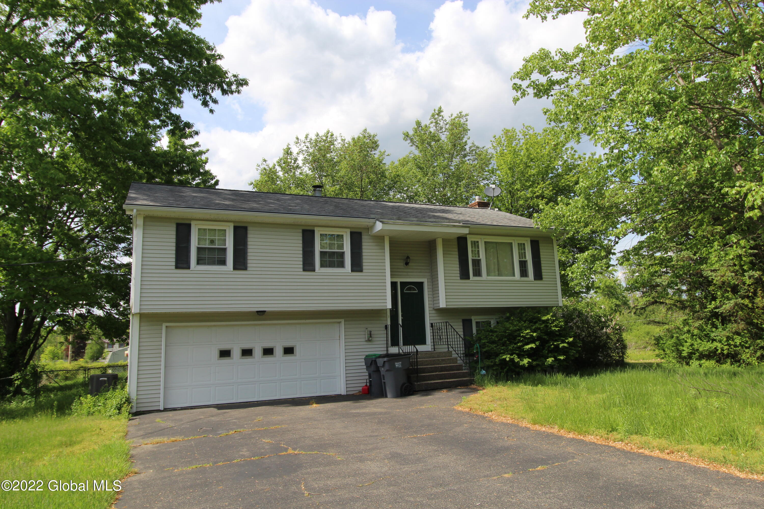 209 Morris Road Schenectady, NY 12303 - Photo 1 of 8 IMG_0879