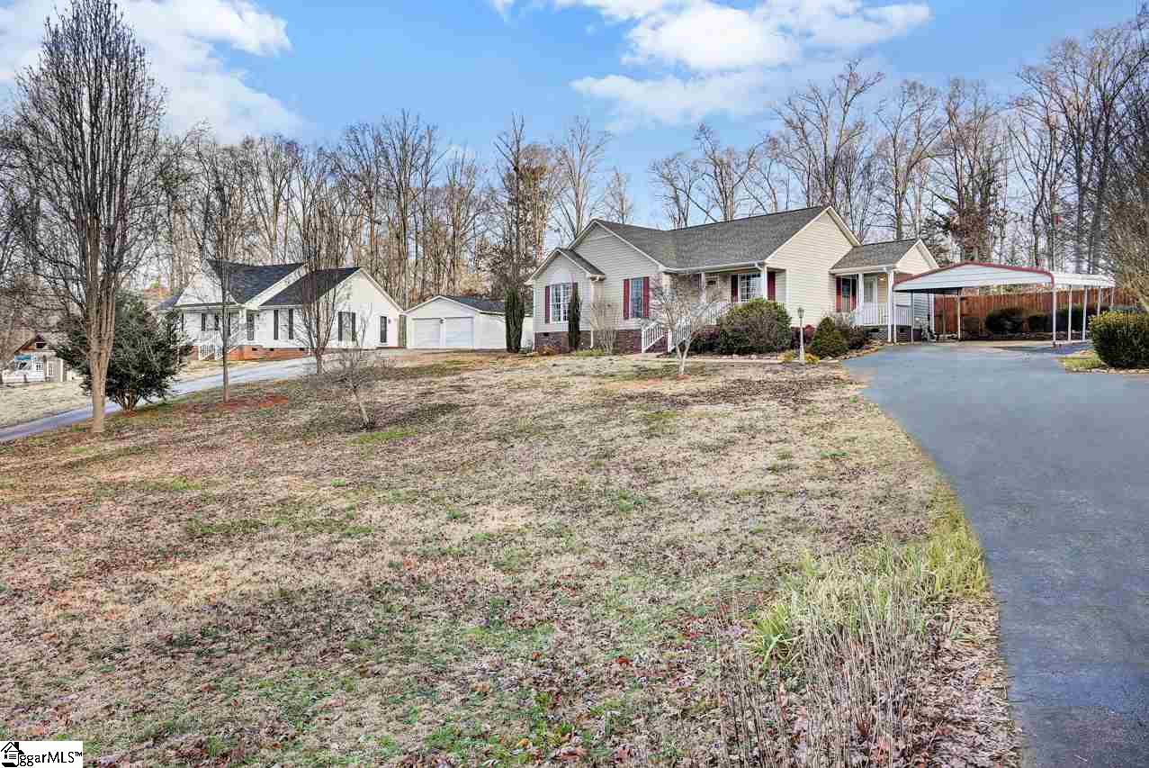 319 Double Bridge Road Boiling Springs, SC 29316 - Photo 4 of 36 Gallery Image 4