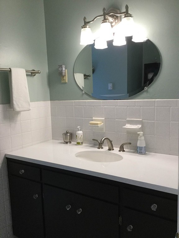 27 Glendale Road Amherst, MA 01002 - Photo 18 of 26 Gallery Image 18