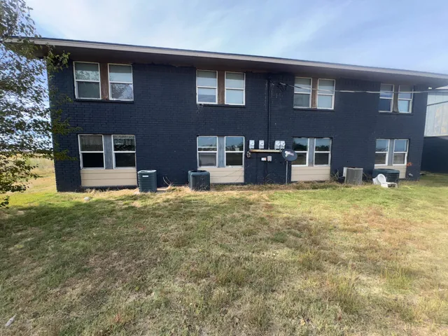 $340,000 | 101 Pecos Place, Plainview, TX 79072