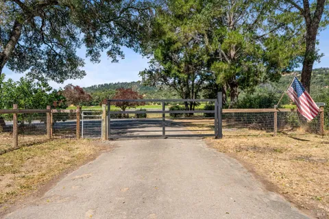 $565,000 | 1681 Oak Grove Drive, Redwood Valley, CA 95470