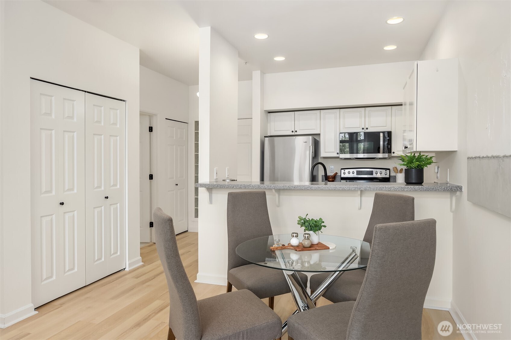 122 State Street, Unit 207E Kirkland, WA 98033 - Photo 8 of 26