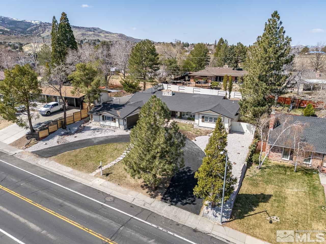 2495 Skyline Boulevard Reno, NV 89509 - Photo 4 of 40 Photo 27