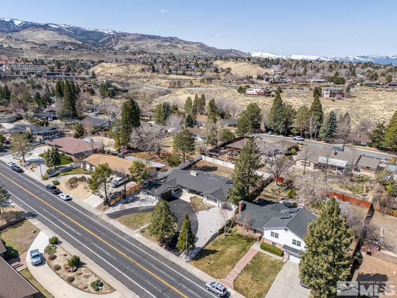 2495 Skyline Boulevard Reno, NV 89509 - Photo 5 of 40 Photo 28