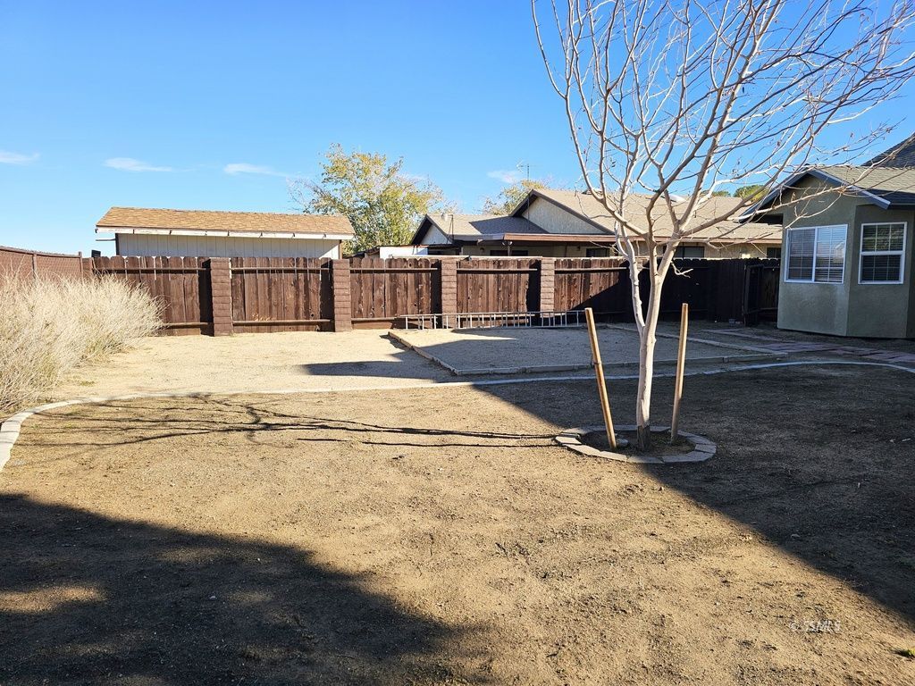 804 West Bataan Avenue Ridgecrest, CA 93555 - Photo 46 of 50
