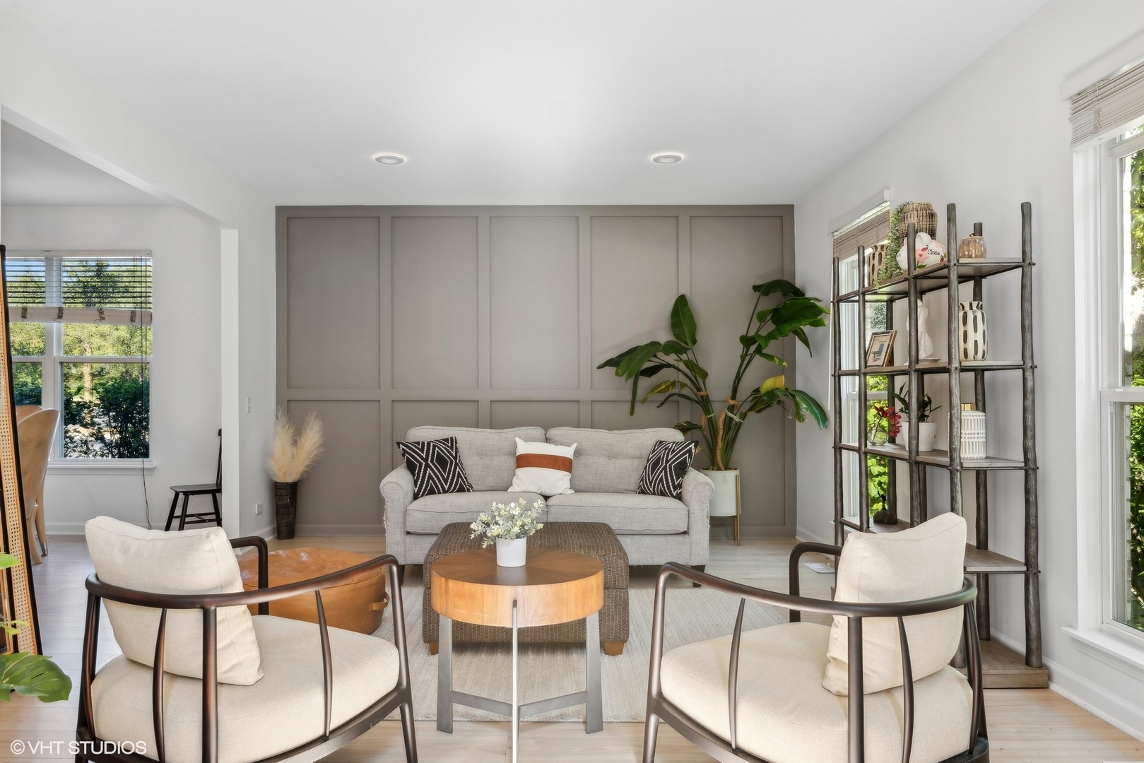 24 Prall's Loop Highwood, IL 60040 - Photo 2 of 16