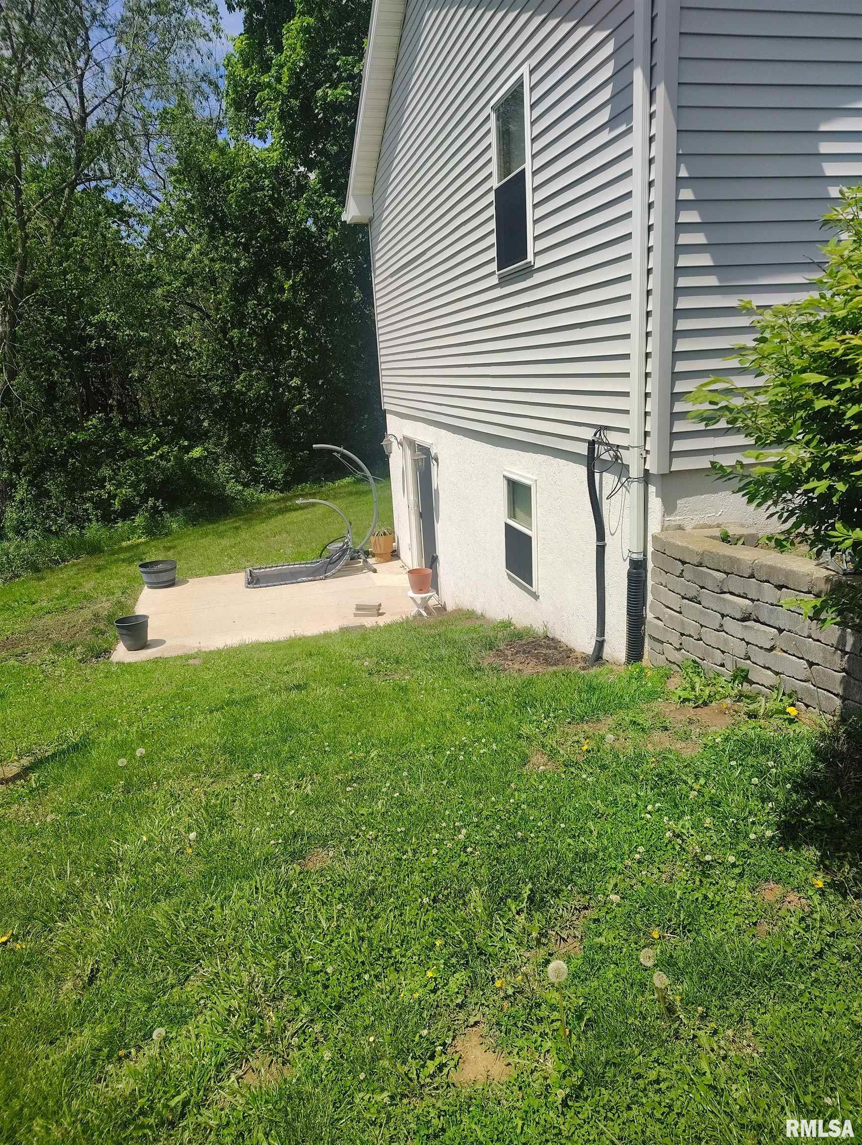30720 North Norris Blacktop Road Farmington, IL 61531 - Photo 4 of 94