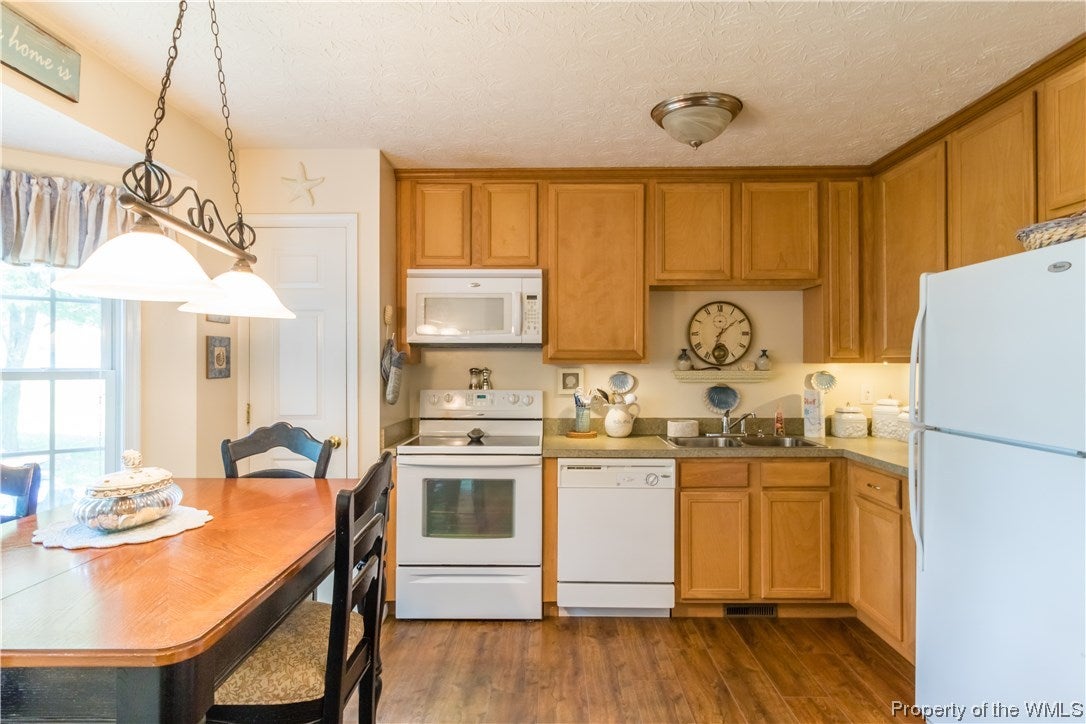 6708 Davis Road Quinton, VA 23141 - Photo 7 of 19 Gallery Image 7