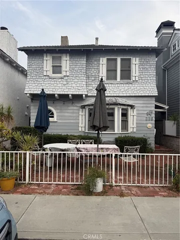 $3,500,000 | 216 Amethyst Avenue, Newport Beach, CA 92662