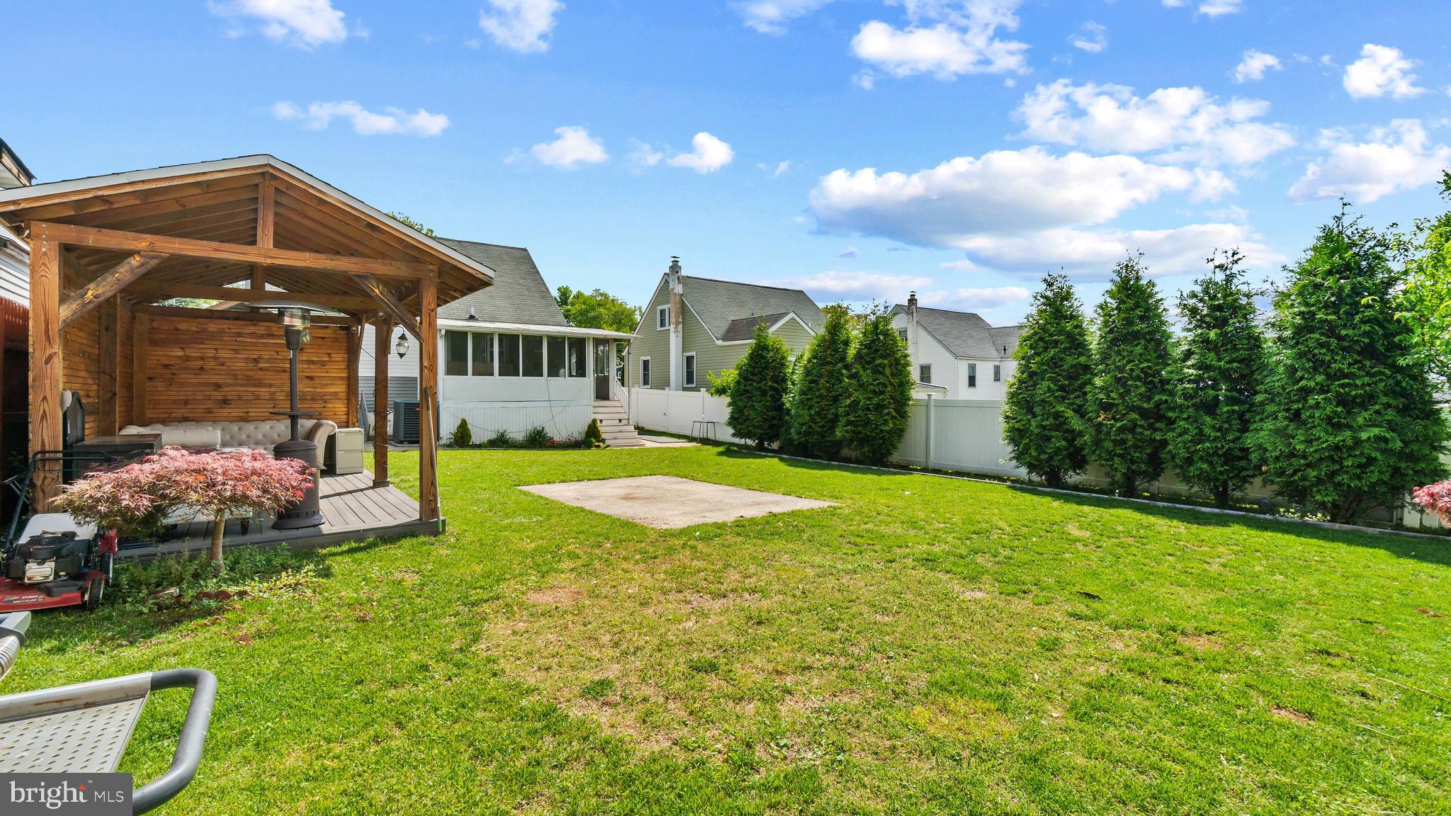 18 North Hawthorne Road Middle River, MD 21220 - Photo 22 of 25 Fully fenced backyard!