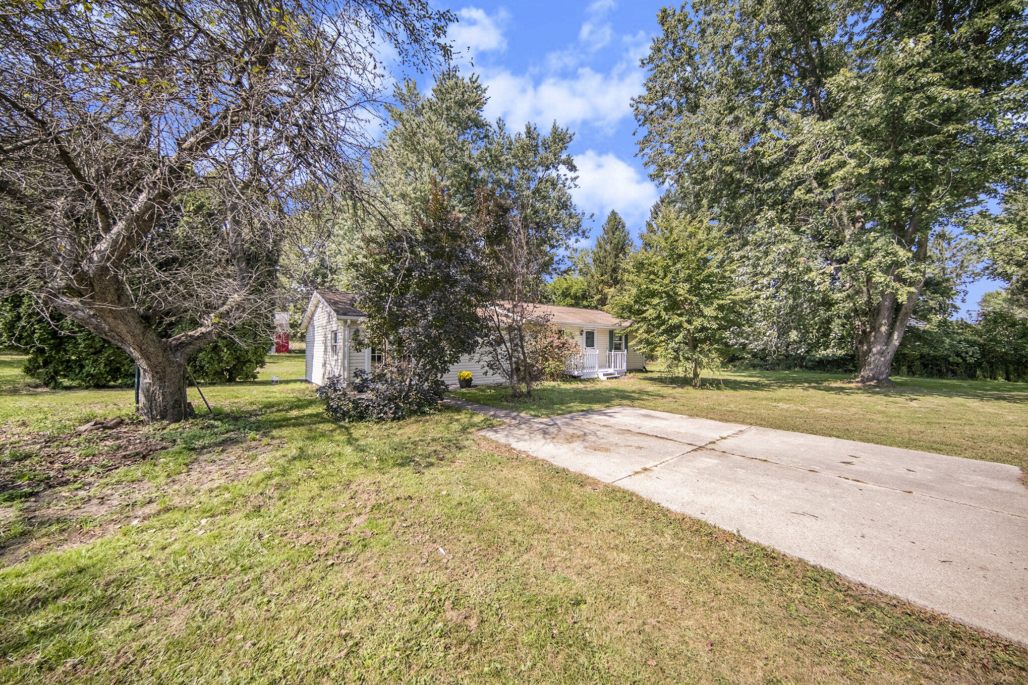 9000 North Meridian Road Pleasant Lake, MI 49272 - Photo 2 of 28 002_sbp_106