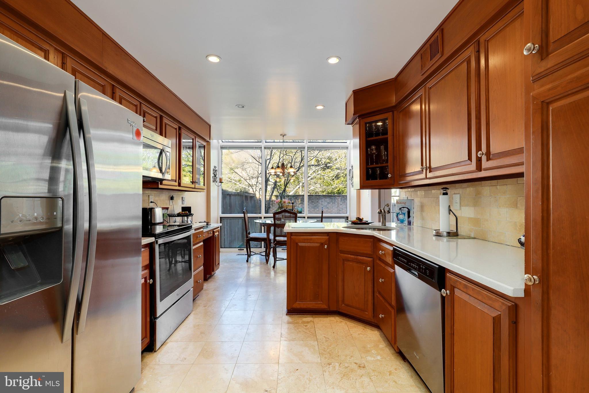 9425 Lost Trail Way Potomac, MD 20854 - Photo 13 of 42