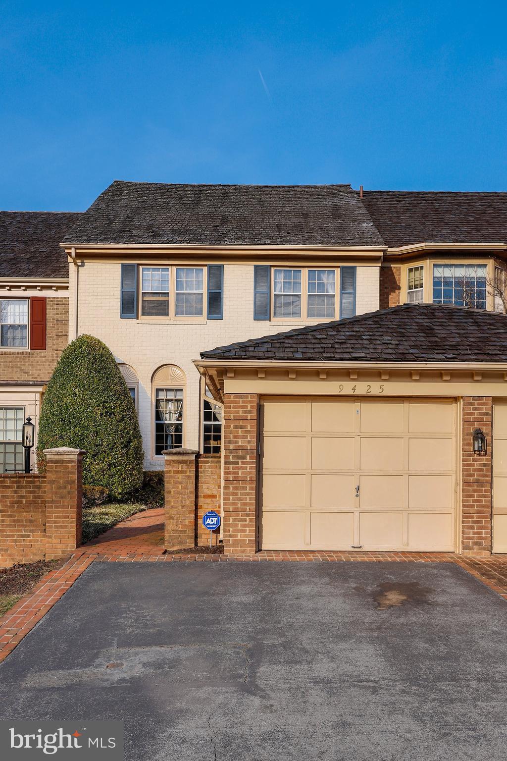 9425 Lost Trail Way Potomac, MD 20854 - Photo 3 of 42