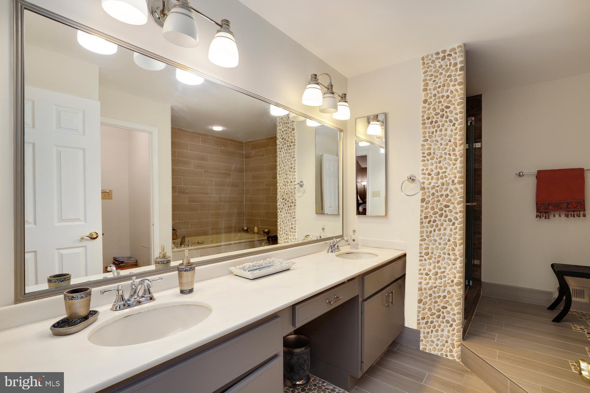 9425 Lost Trail Way Potomac, MD 20854 - Photo 25 of 42