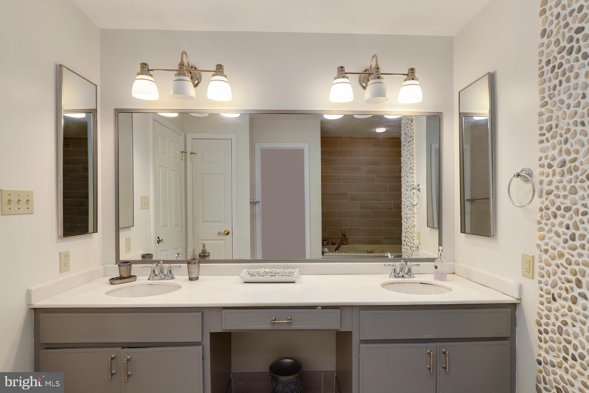 9425 Lost Trail Way Potomac, MD 20854 - Photo 26 of 42