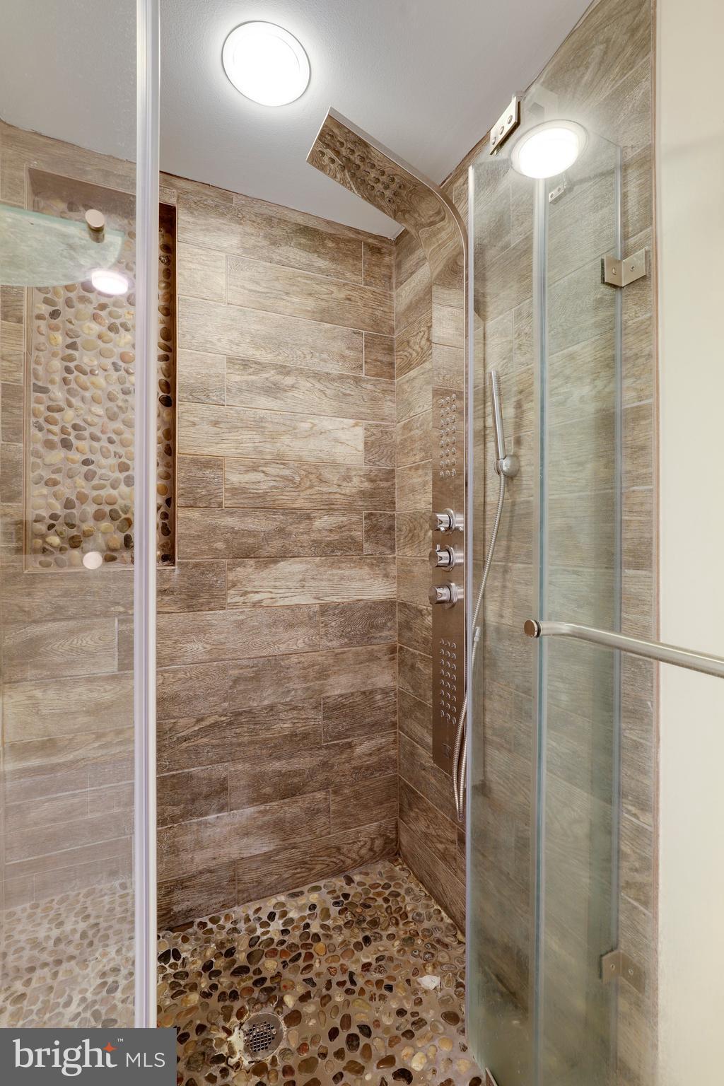 9425 Lost Trail Way Potomac, MD 20854 - Photo 30 of 42