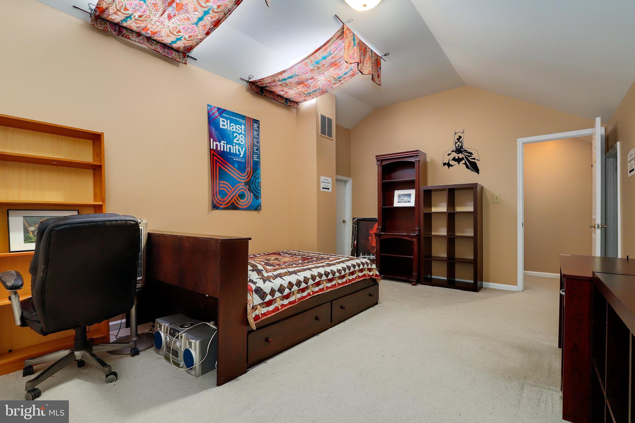 9425 Lost Trail Way Potomac, MD 20854 - Photo 33 of 42