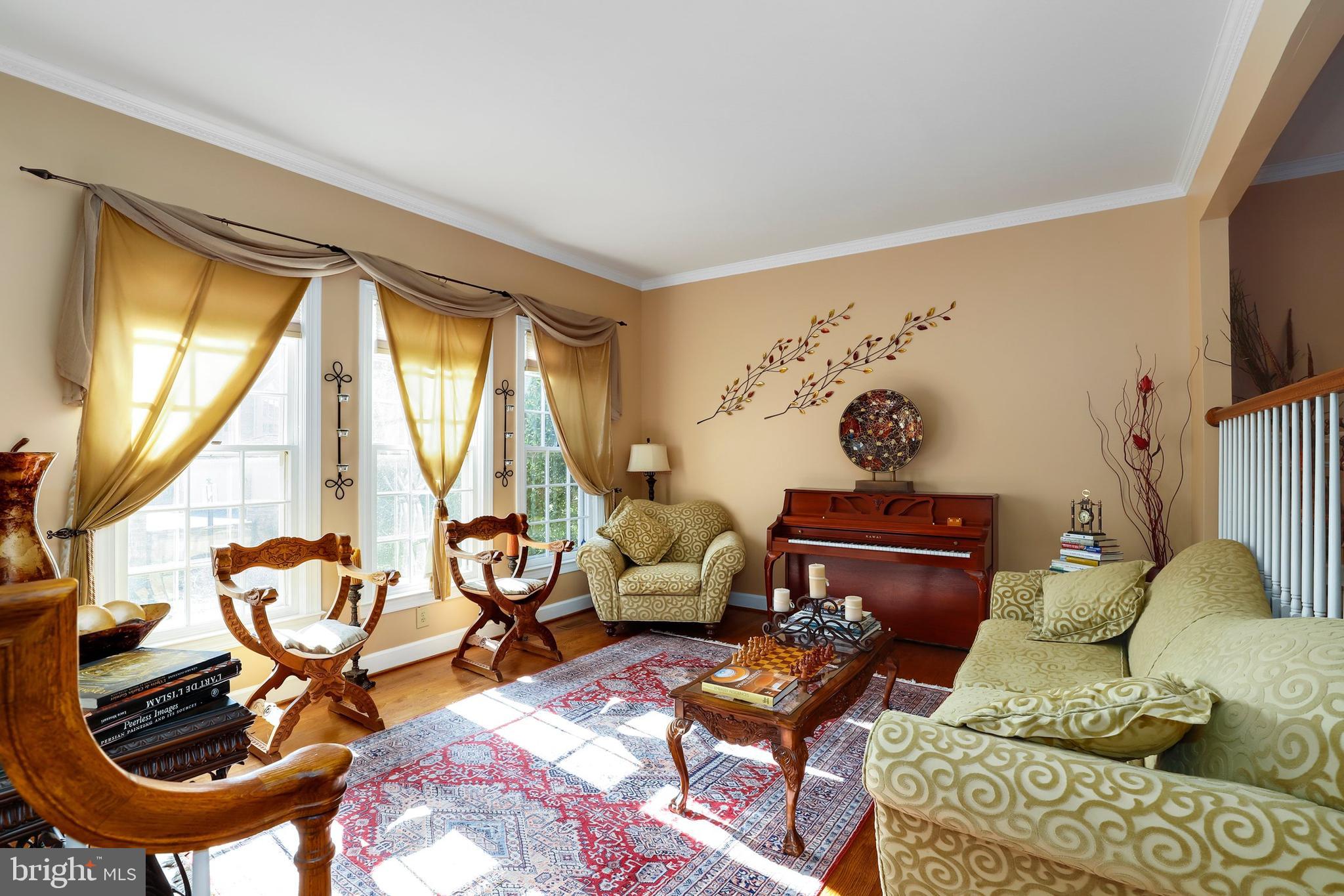 9425 Lost Trail Way Potomac, MD 20854 - Photo 5 of 42