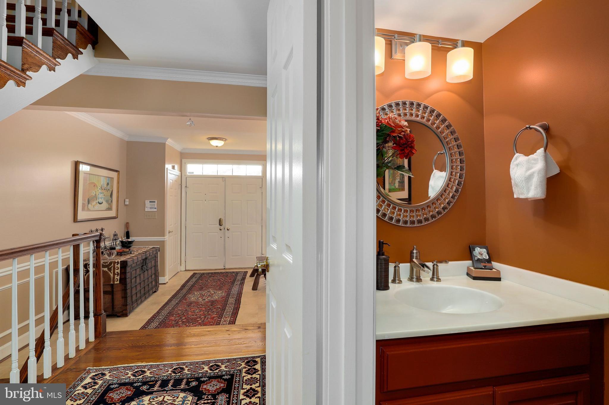 9425 Lost Trail Way Potomac, MD 20854 - Photo 9 of 42