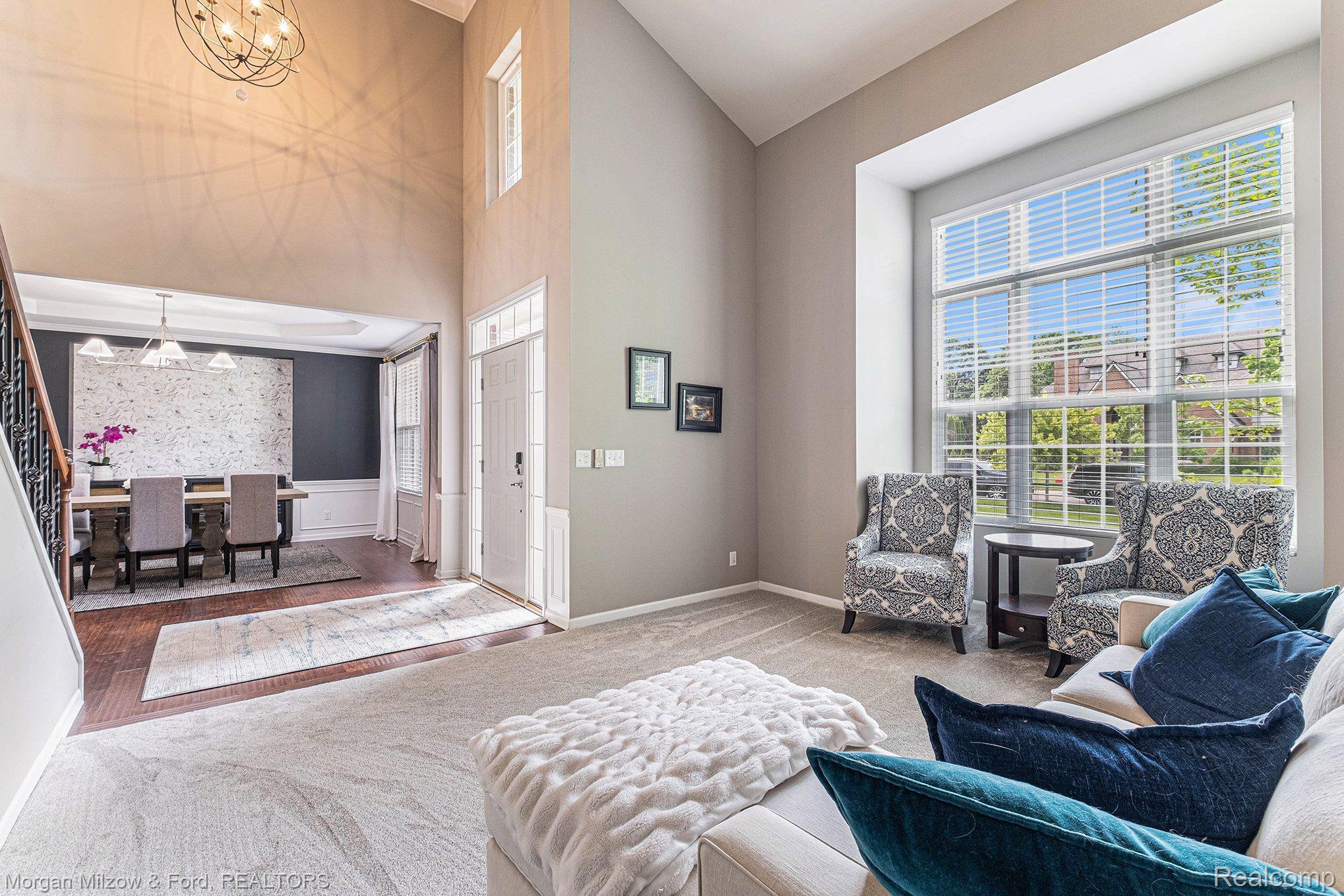 6941 Oakhurst Ridge Road Clarkston, MI 48348 - Photo 8 of 59 Sitting room off foyer offers many possibilities