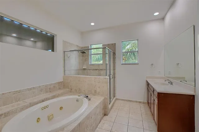 a view of yard with green space