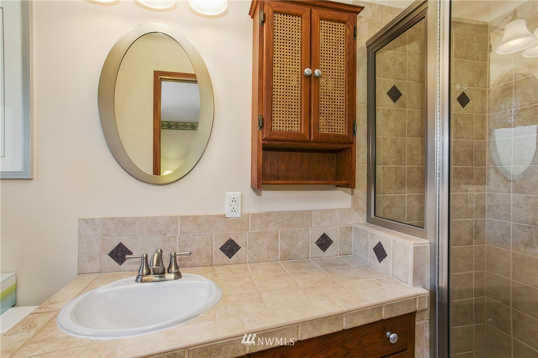 7414 180th Street Southwest Edmonds, WA 98026 - Photo 8 of 20 Gallery Image 8