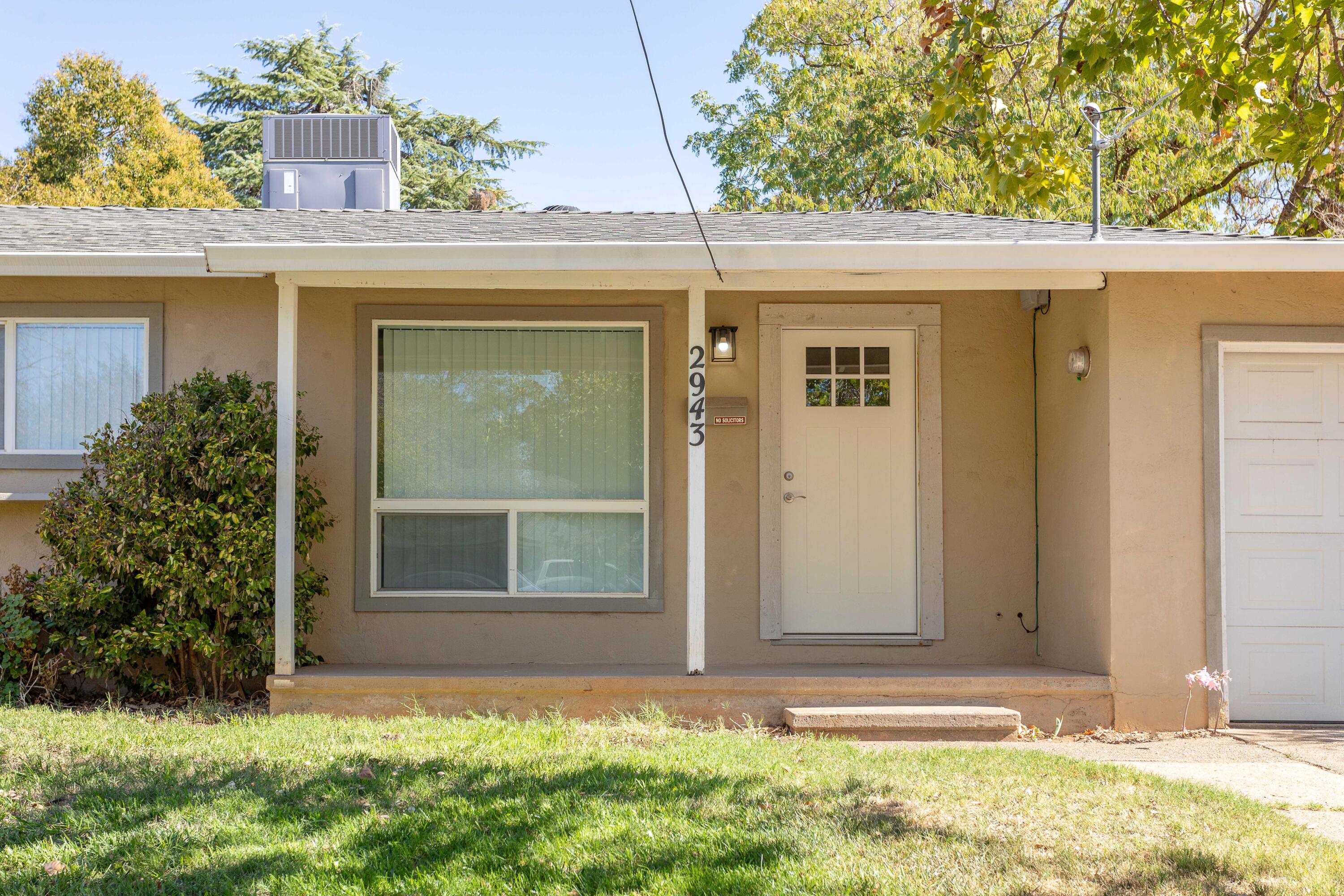 2943 Kenco Avenue Redding, CA 96002 - Photo 2 of 19 front view of a house