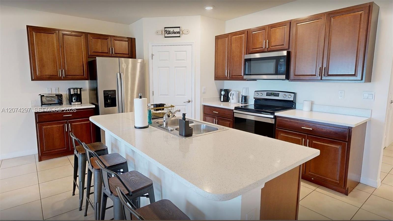 513 Nelson Road North Cape Coral, FL 33993 - Photo 6 of 27 Gallery Image 6
