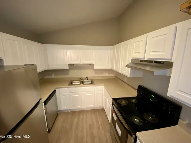 $925 | 3001 MacGregor Downs Road, Unit 102, Greenville, NC 27834