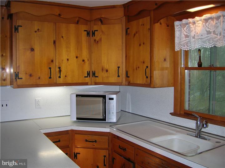 1118 Wrightstown Road Newtown, PA 18940 - Photo 5 of 17 Kitchen