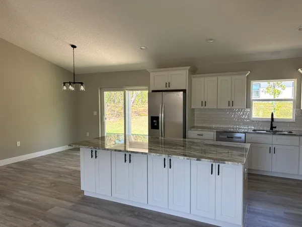$279,900 | 3055 West Viking Lane, Dunnellon, FL 34433