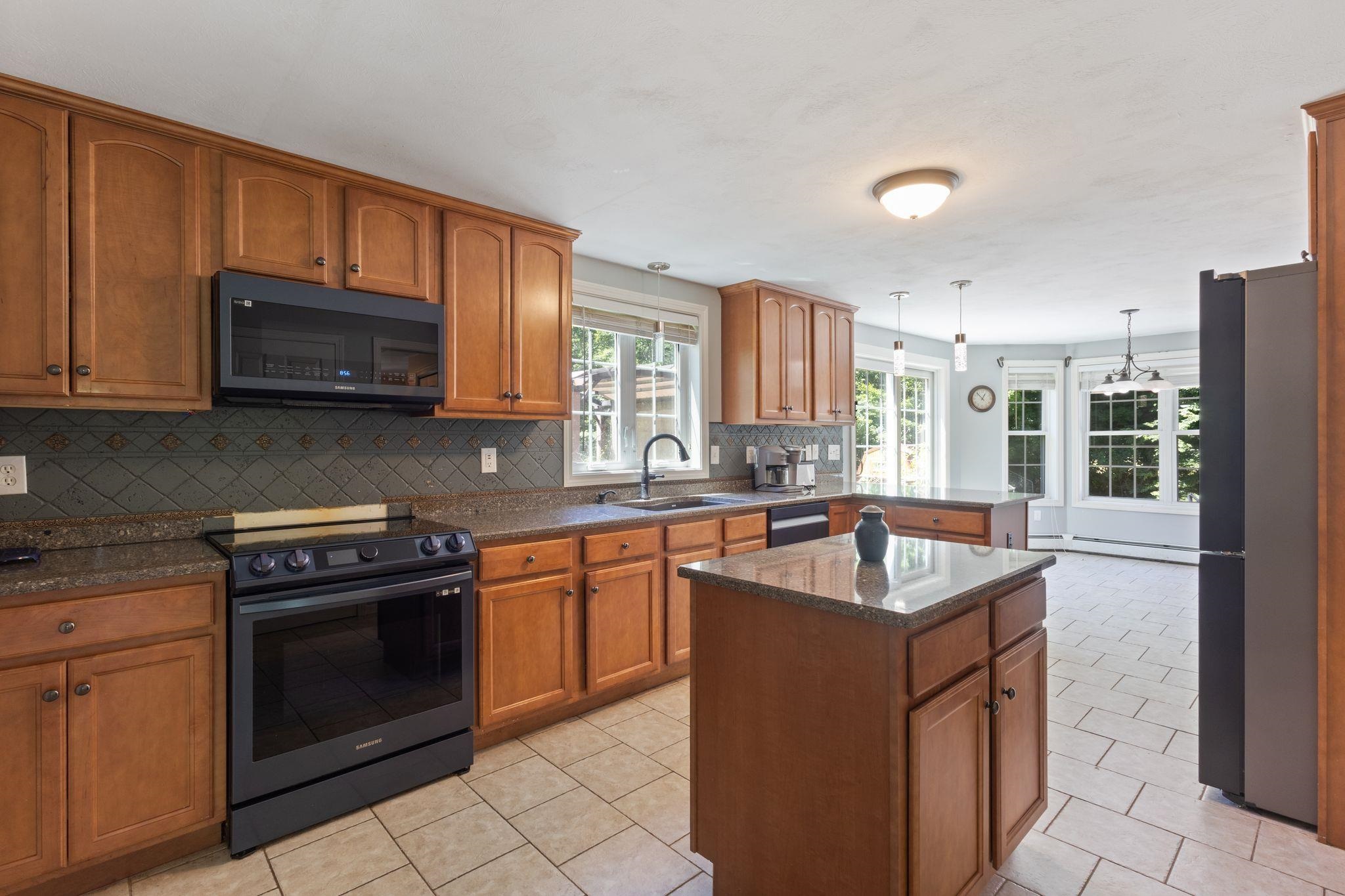 240 Old Nottingham Road Epping, NH 03042 - Photo 7 of 35