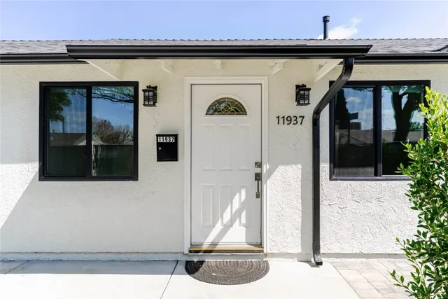 $3,250 | 11937 Burton Street, North Hollywood, CA 91605