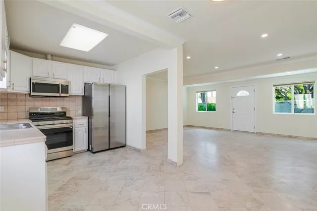 $3,250 | 11937 Burton Street, North Hollywood, CA 91605