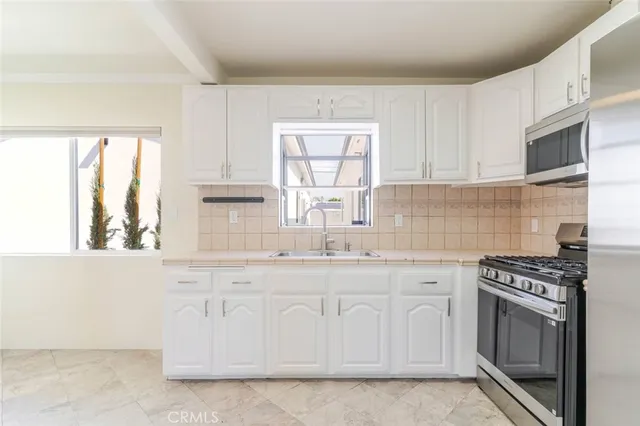 $3,250 | 11937 Burton Street, North Hollywood, CA 91605