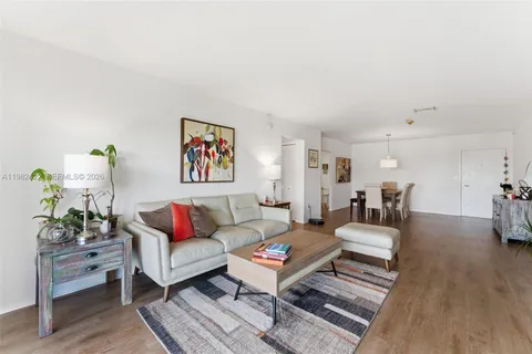 $829,000 | 575 Crandon Boulevard, Unit 707, Key Biscayne, FL 33149