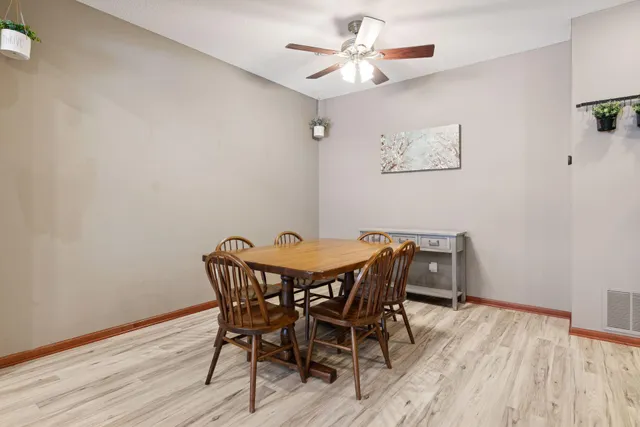 $284,999 | 1650 White Pine Way, Unit B, Carver, MN 55315