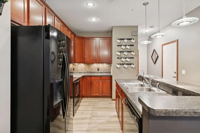 $279,900 | 1650 White Pine Way, Unit B, Carver, MN 55315