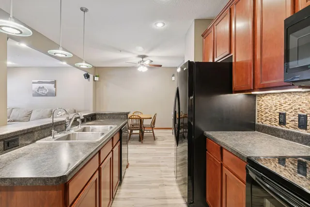 $284,999 | 1650 White Pine Way, Unit B, Carver, MN 55315