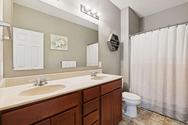 $284,999 | 1650 White Pine Way, Unit B, Carver, MN 55315