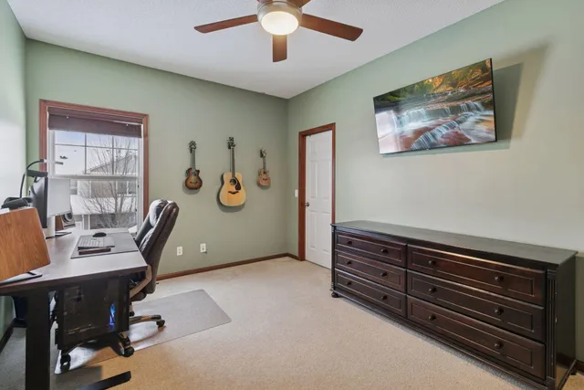 $284,999 | 1650 White Pine Way, Unit B, Carver, MN 55315