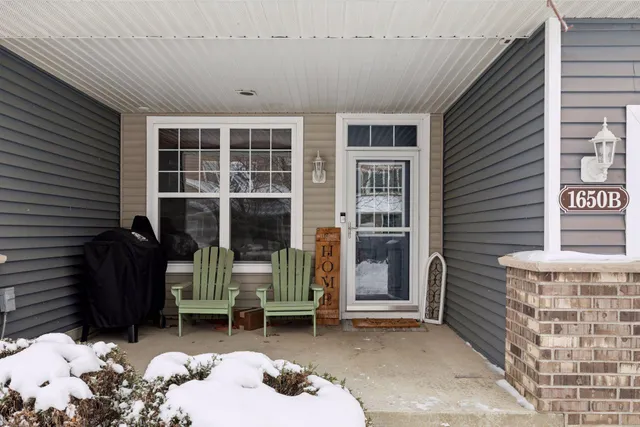 $279,900 | 1650 White Pine Way, Unit B, Carver, MN 55315