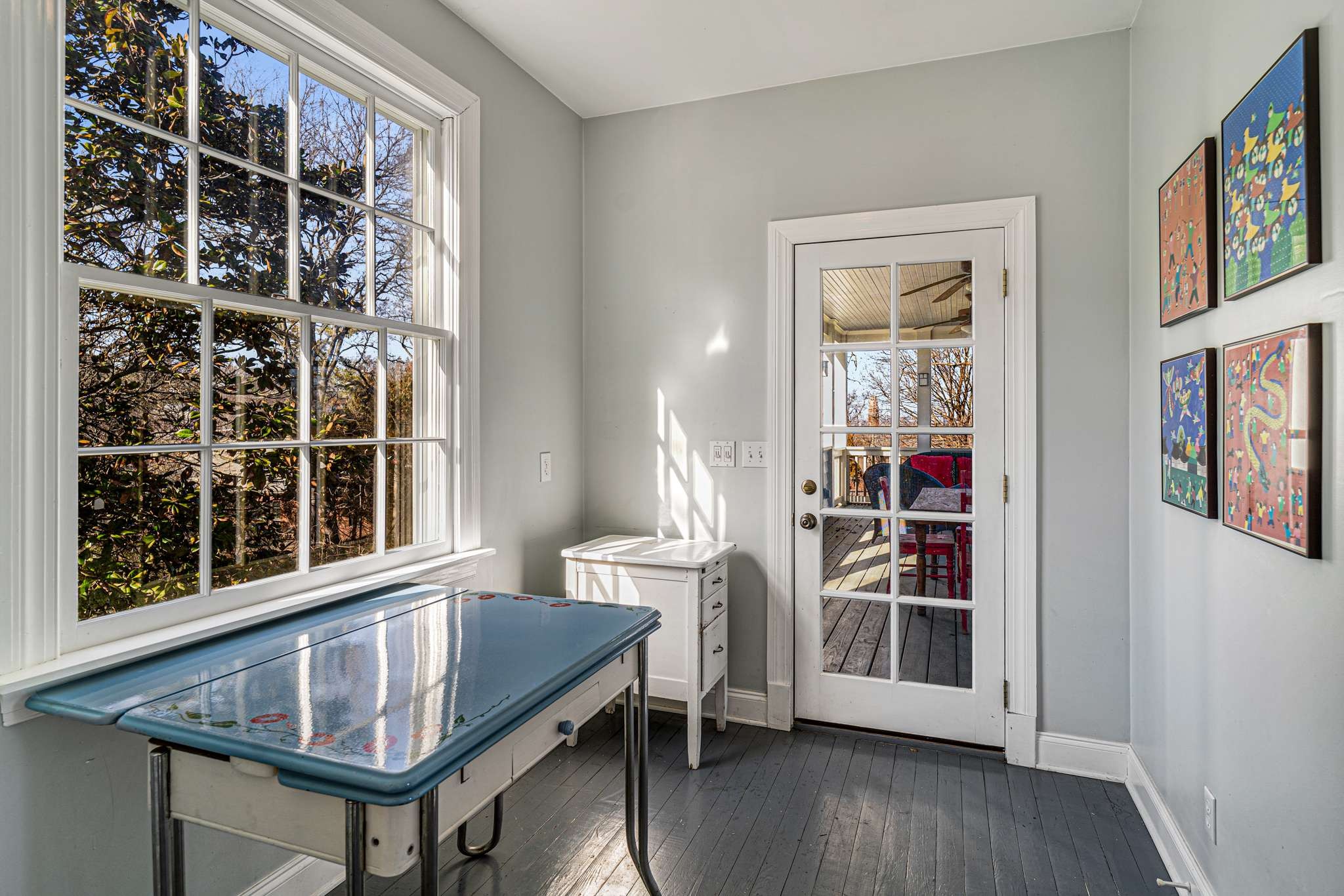 3002 Overlook Drive Nashville, TN 37212 - Photo 19 of 46 a view of a livingroom with furniture and window