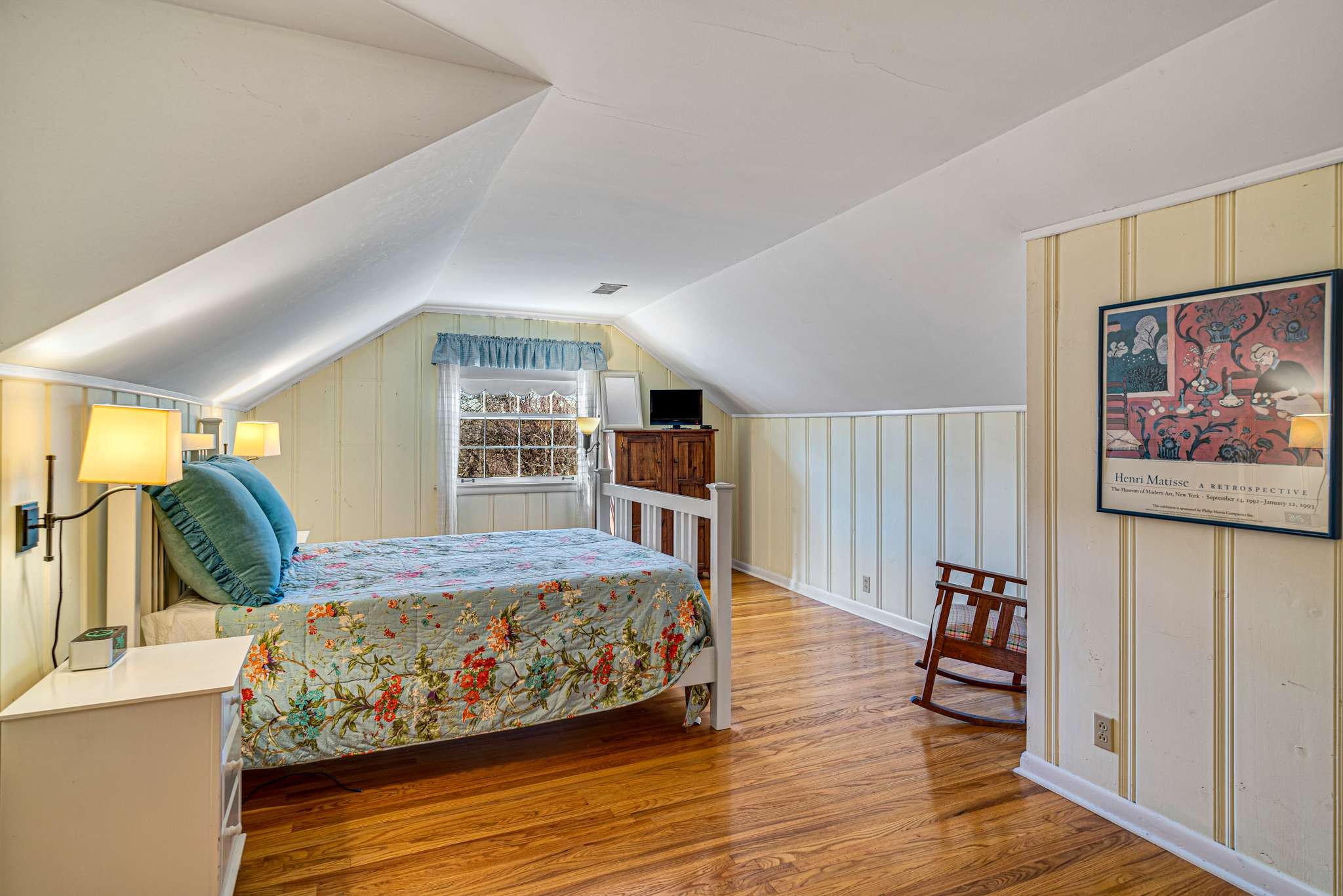 3002 Overlook Drive Nashville, TN 37212 - Photo 23 of 46 a bedroom with a large bed and a window