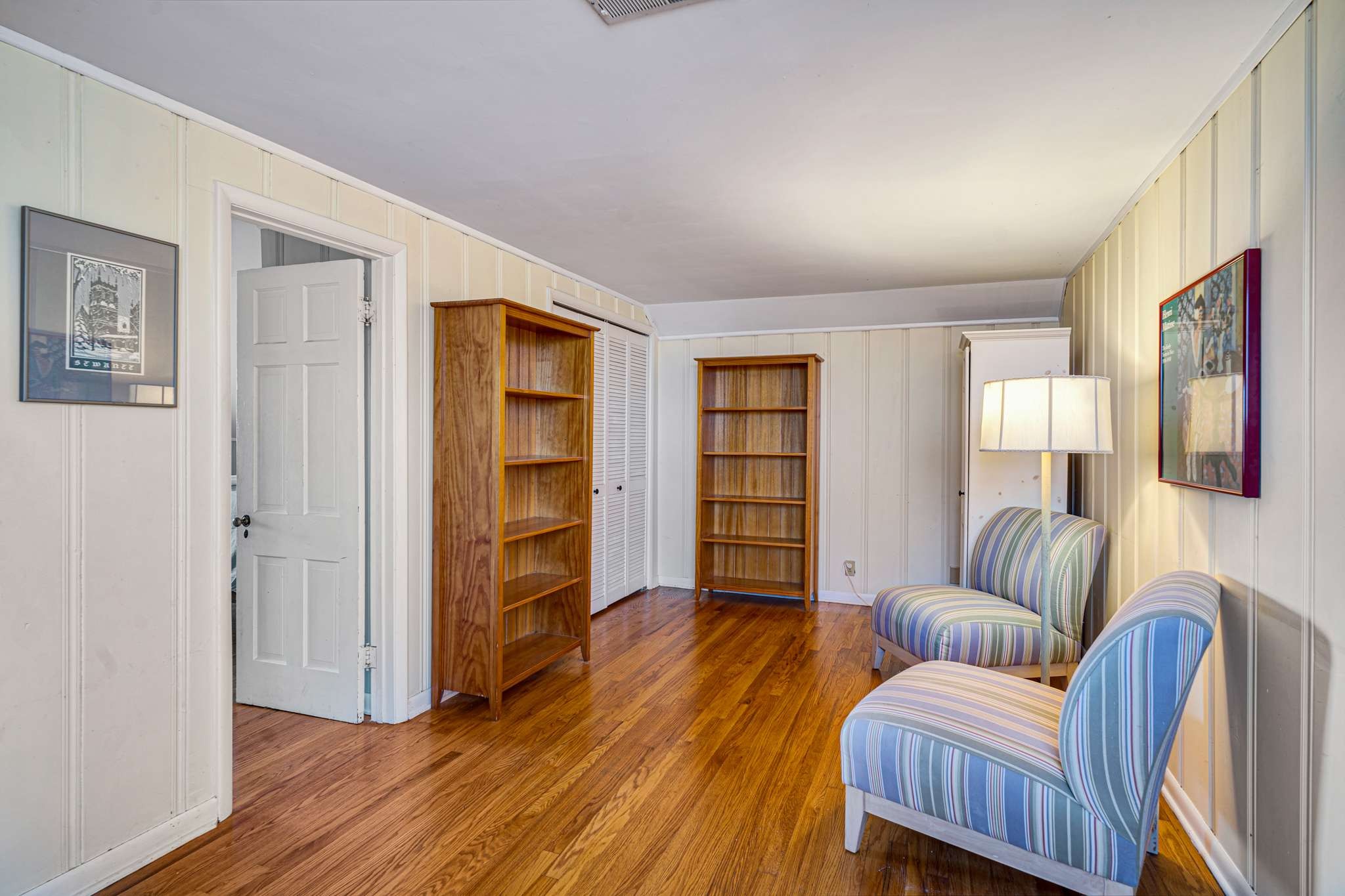 3002 Overlook Drive Nashville, TN 37212 - Photo 25 of 46 a living room with furniture and a flat screen tv