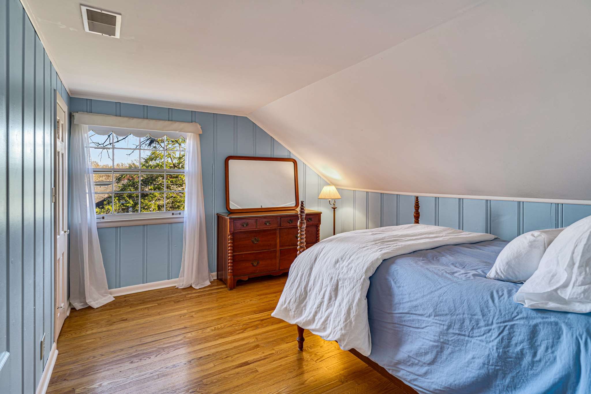 3002 Overlook Drive Nashville, TN 37212 - Photo 28 of 46 a bedroom with a bed and a flat screen tv