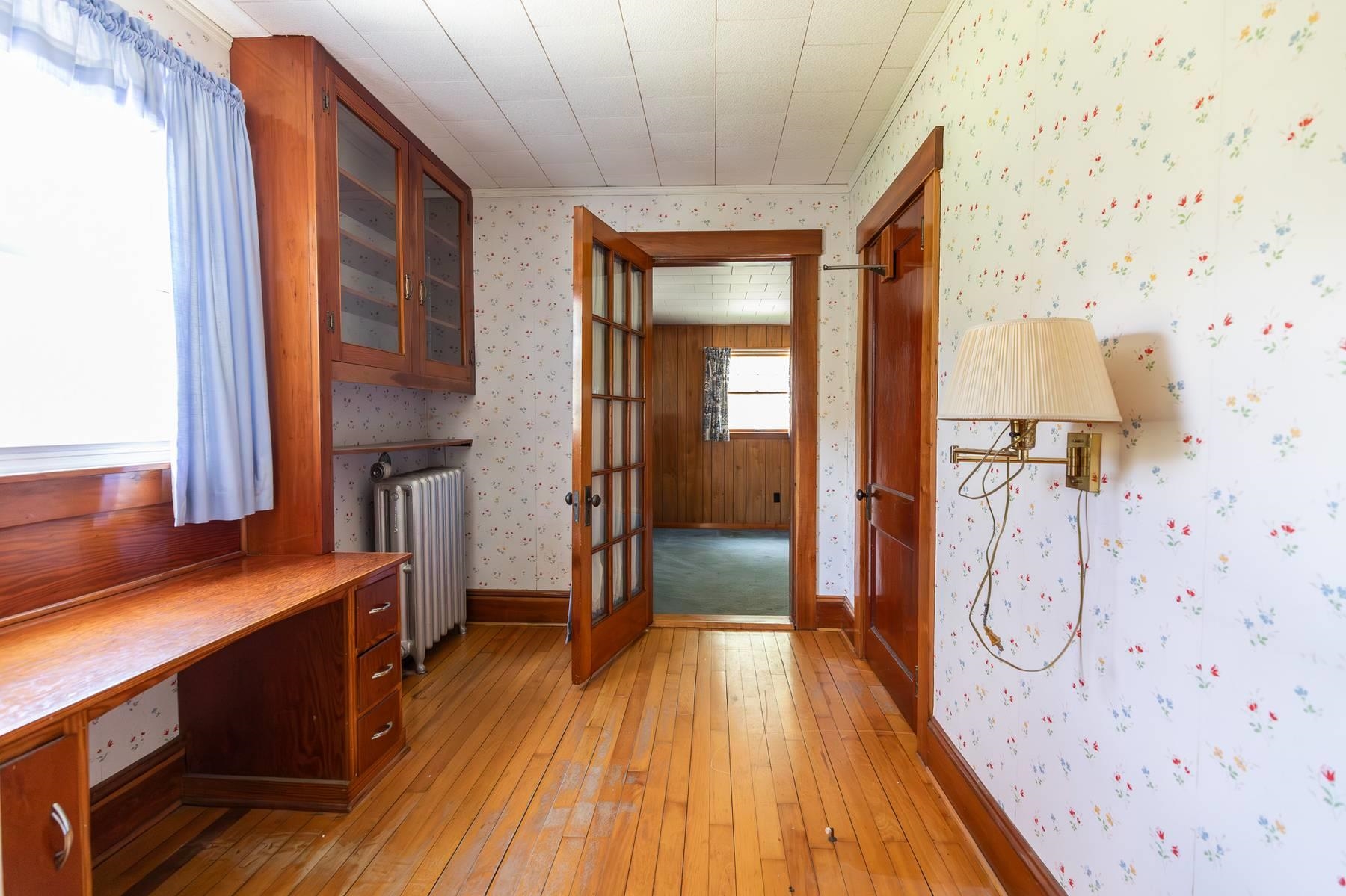 9 Tuttle Street Rockingham, VT 05101 - Photo 11 of 52